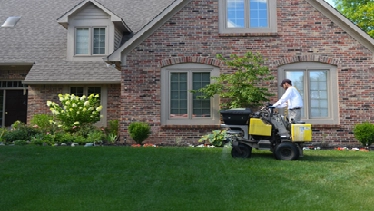 Beautiful house with green lawn.